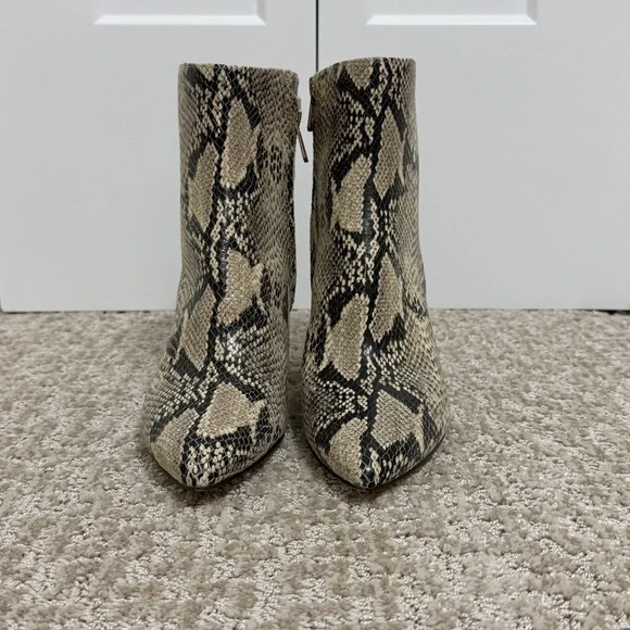 Sam Edelman Snakeskin Block Heel Ankle Boots 9.5 Pointed Toe Chic Fall - Picture 4 of 10